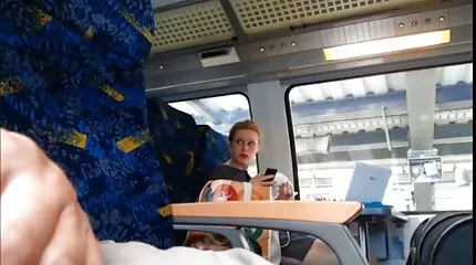 Hot brunette i korset kneppet af to heldige mænd