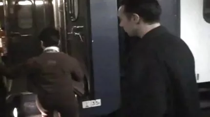 Den sorte kvinde tillod sin mand at tage sin elskerinde i en interracial trekant