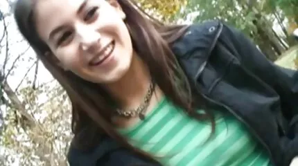 Fat dark-hued slæbte fyr i badeværelset for Bi-racial fuck-a-thon