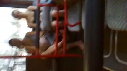 Den liderlige tæve forfører kureren til at have køn og knepper ham