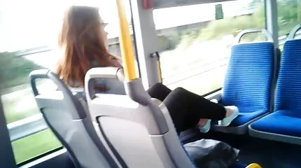 Ung brunette gav ibenholt cum i fisse efter hård fuck