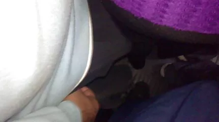 Petite pige med briller snuble over en hård pik med en naughtyock