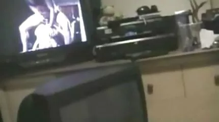 Bedste venner fucking i lesbisk porno efter at bryde op med fyre