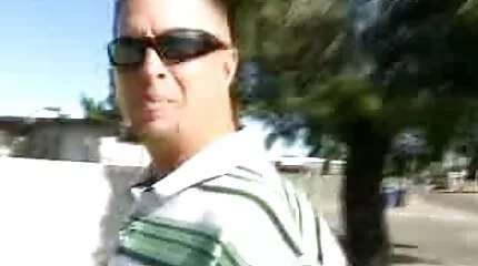 Ældre ibenholt indsat fedt pik i røvhul af 18 år gammel chick