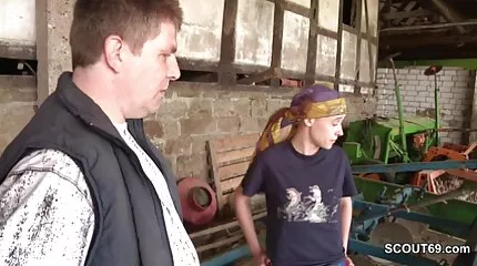 Mand før træning stege sin fede rødhårede kone