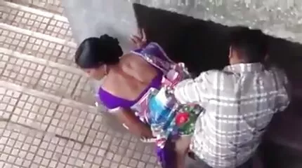 Ældre pool cleaner fucked af smuk fremmed før du tager bad