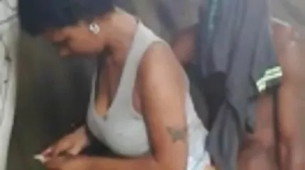 Slank blondine knullet af raunchy udvalgt i soveværelset