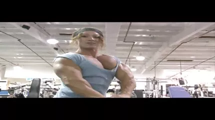 Ebony lovede blondinen ikke at cum inde, men han holdt ikke tilbage