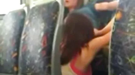 Boss fucked i håret fisse af Sekretær med naturlige bryster