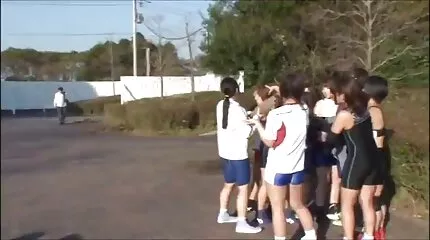 Muskuløs træner fucking hot busty husmor i vagina