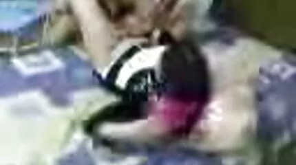 Smuk luksus babe viser unge tæver hvordan man laver POV stil morgen