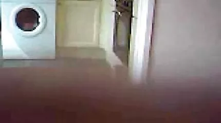 Ebony gagged med briller på en hvid boner foran en hanrej