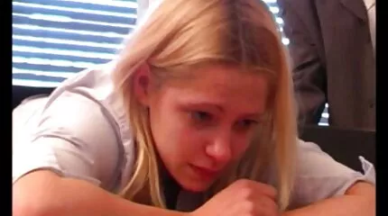 Russisk babe med stor malkning bliver kneppet af fremmed