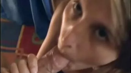 Chick giver fyr til årsdagen for forholdet anal køn