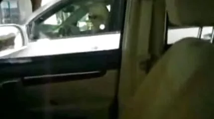 Hostel receptionist og hjælpsomme brunette skide på sengen